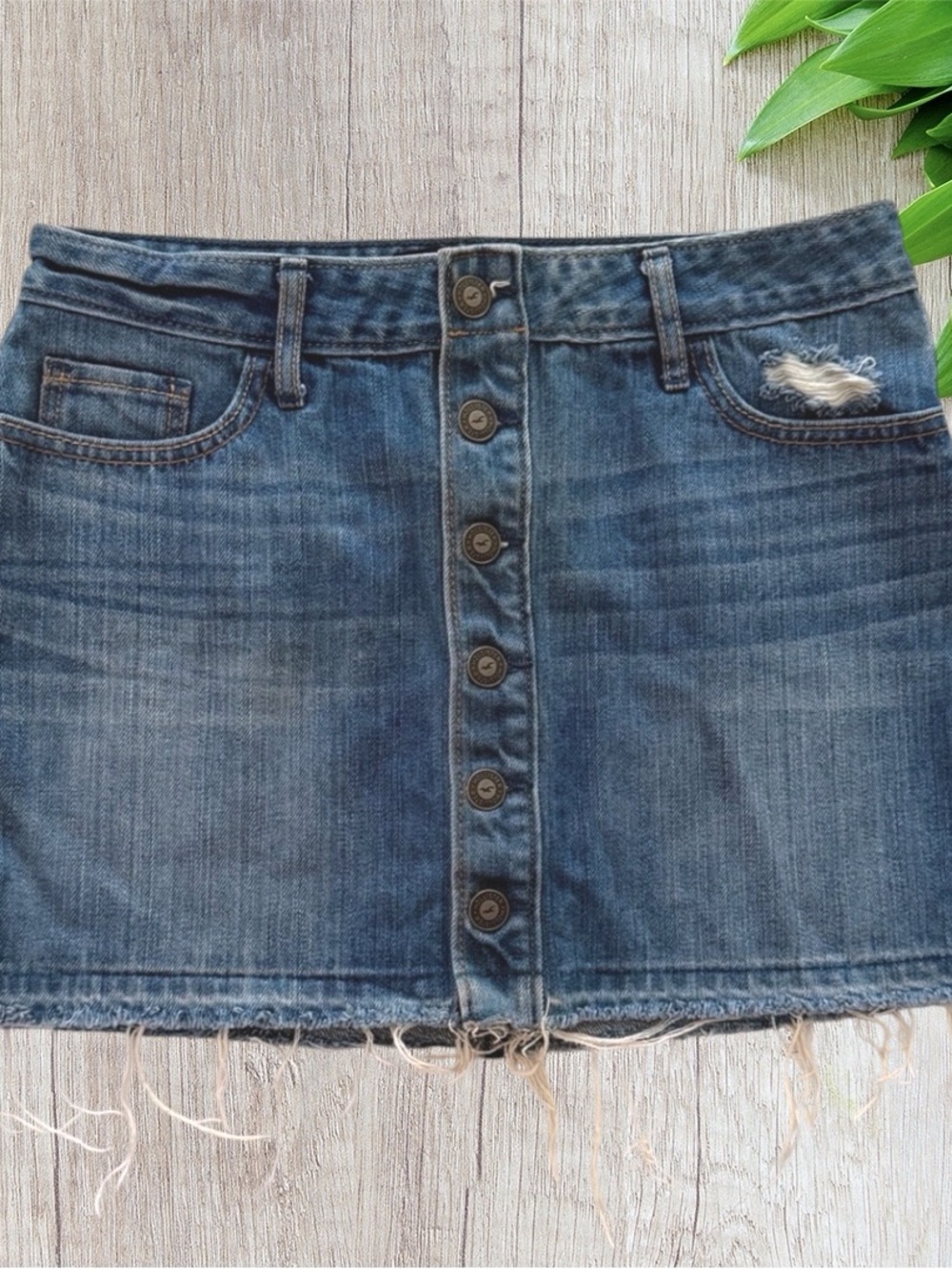 Hollister Women’s Button Down Demim Blue Skirt, Size: 1 (W25)